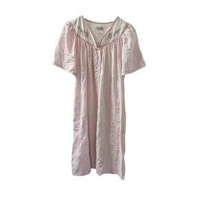 VTG Celestial Dreams Pink Striped Flower Embroidery Robe Housecoat Snaps Small